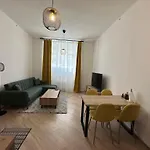Modern Apartment In The Heart Of Vrsovice
